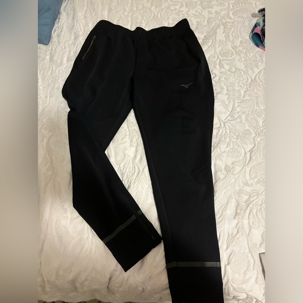 NWT Women’s Mizuno Joggers size L